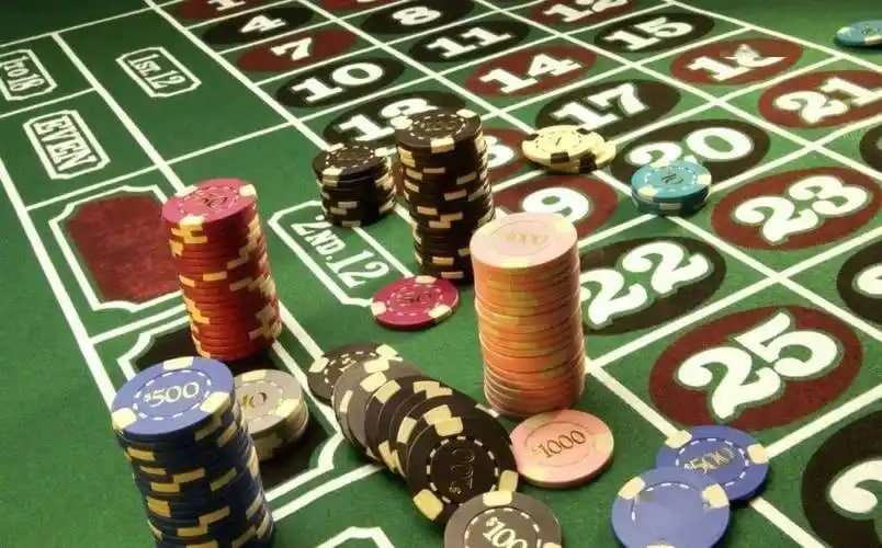 Filipino player browsing jackpot slots on kkjl platform